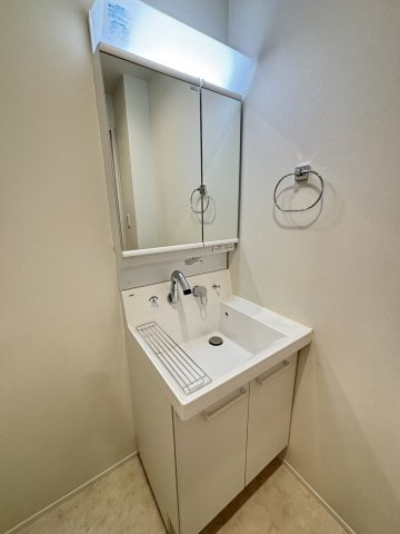 Latte ueno inarityoの洗面所|コンパクトで使いやすい洗面所