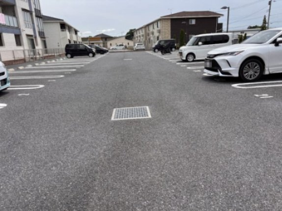 コンフォートレジデンスⅡの駐車場