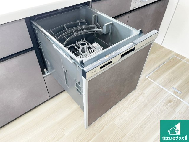 宝塚市清荒神　中古一戸建ての設備|食事後の一仕事、食器洗いをボタン一つでお任せできちゃいます！場所を取らないビルトイン式なので、お料理スペースもしっかり確保！