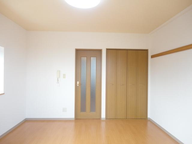 アネックス深谷の内装|別部屋反転間取りのお写真となります。