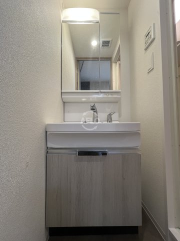 プレサンス東三国駅前グランクラスの独立洗面台|プレサンス東三国駅前グランクラス　洗面台