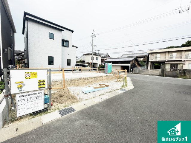 城陽市奈島久保野　第4期　新築一戸建ての前面道路含む現地写真|現在建築中！落ち着いた街並みで新生活を始めることが出来そう！周辺の物件も併せてご紹介させて頂きます！