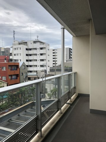 イーストコモンズ清澄白河セントラルタワーのバルコニー