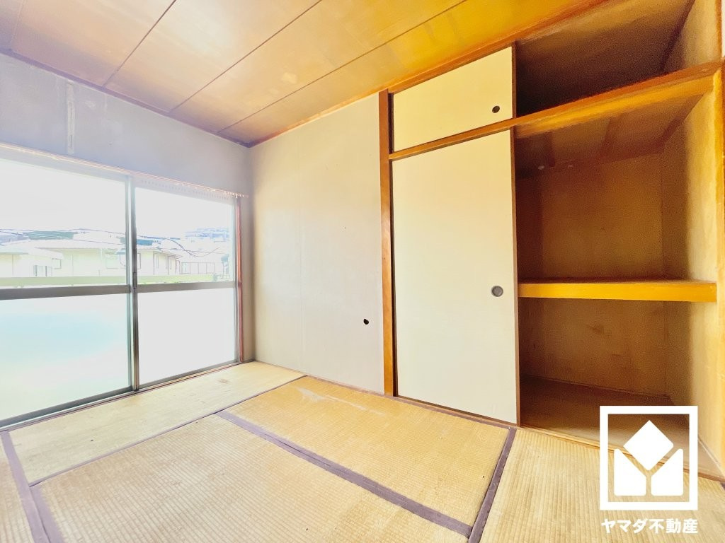 日商岩井甲陽園マンションの和室|約5.4帖の洋室へ変更予定です。バルコニーにつながるお部屋で、通風・陽当たり良好。（リフォーム前の写真です）