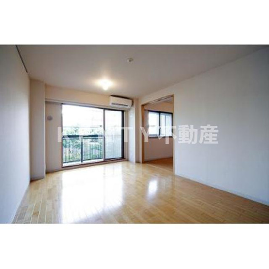 【居間・リビング】 | Ｐａｒｋ　Ｒｅｓｉｄｅｎｃｅ戸越公園 | リビングです