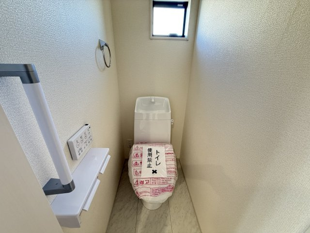 リーブルガーデンＳ前橋岩神第６　２号棟のトイレ|【イメージ画像】2階トイレです。清潔感のある白を基調としています。