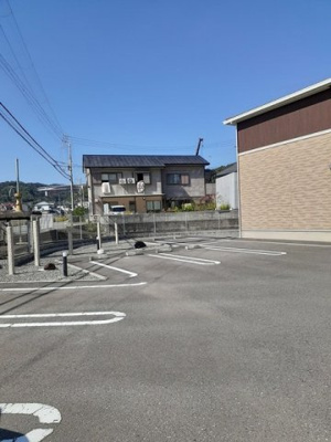 【駐車場】 | リベルテ・ディユ | 駐車場に車を止められます