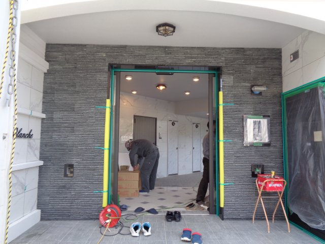 福岡市南区井尻５丁目の賃貸マンションのエントランス
