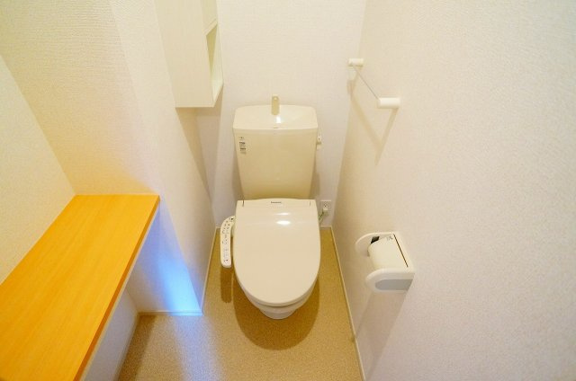 コンパクトで使いやすいトイレです
