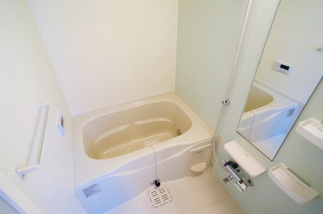 落ち着いた空間のお風呂です