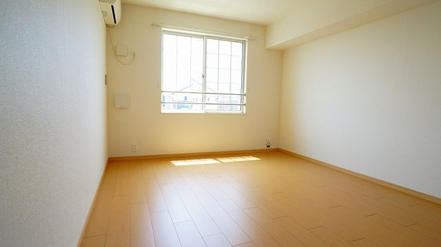 こちらのリビングで趣味の時間をお楽しみください