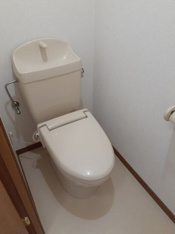 ゆったりとした空間のトイレです