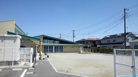 市立こすもす保育園まで1800m