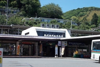 東海道線・湯河原駅まで550m