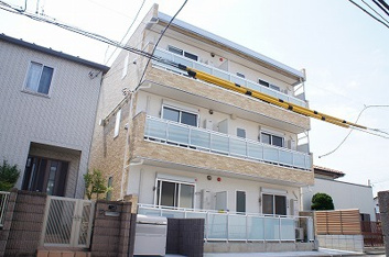 ゆとりのあるエントランスです