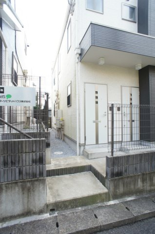 落ち着いたエントランスです