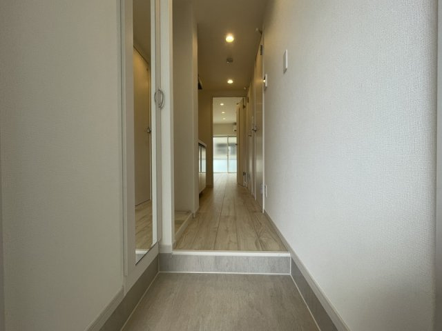 収納もある玄関です
