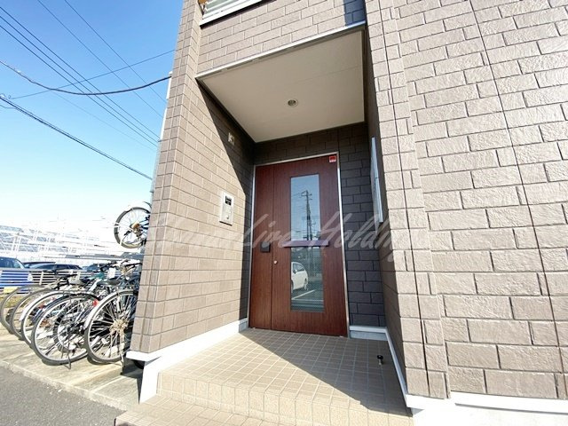 藤沢市長後のアパートのエントランス