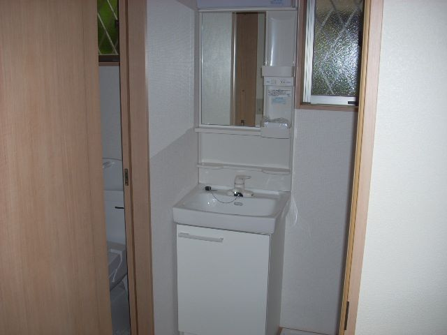 明るい洗面所です