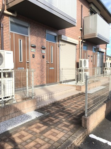 清潔なエントランスです