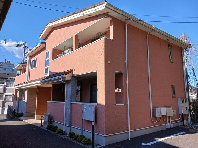 落ち着いた雰囲気の外観です