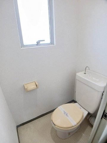 清潔感のあるトイレです