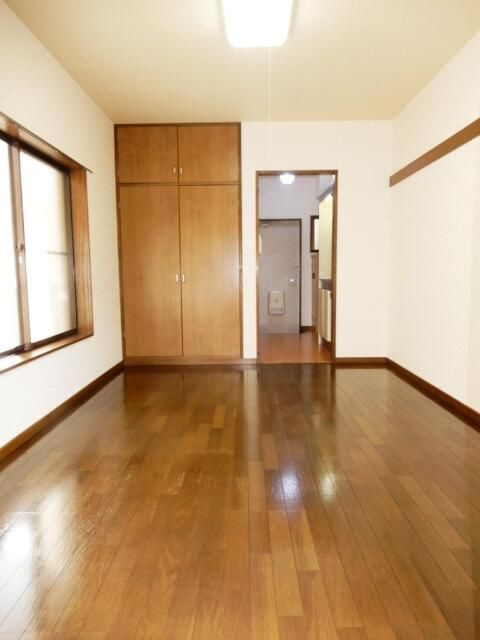 カルム鶴ヶ峰の寝室