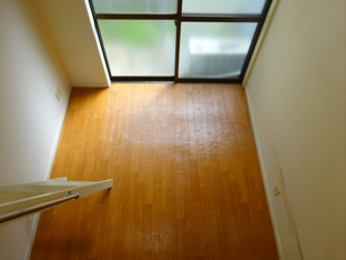 落ち着いて過ごせるお部屋なので、寝室にいかがでしょうか