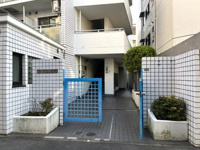 毎日通るエントランスはこのようになっています