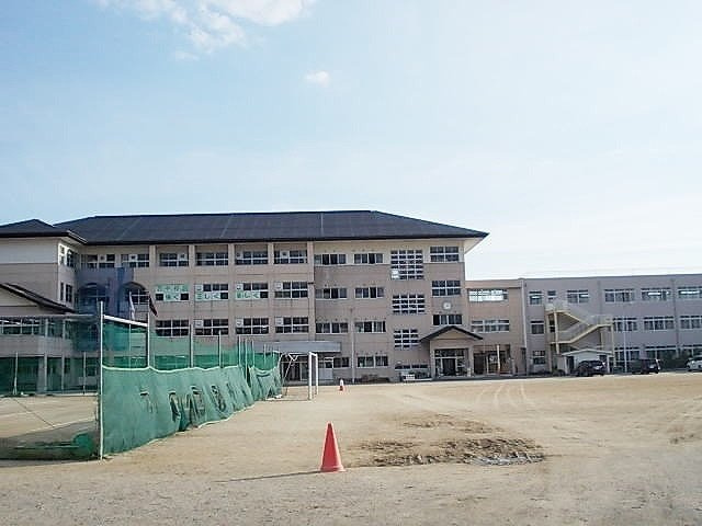 メゾン　ソレイユⅡ　Ａの周辺|西中学校まで1300m