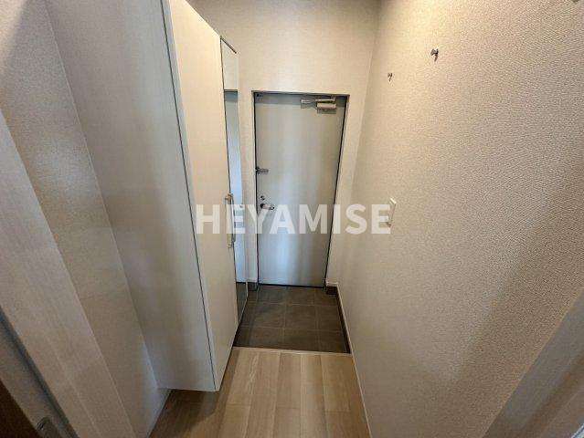 フローリア Cの玄関|※室内画像は別号室のもの