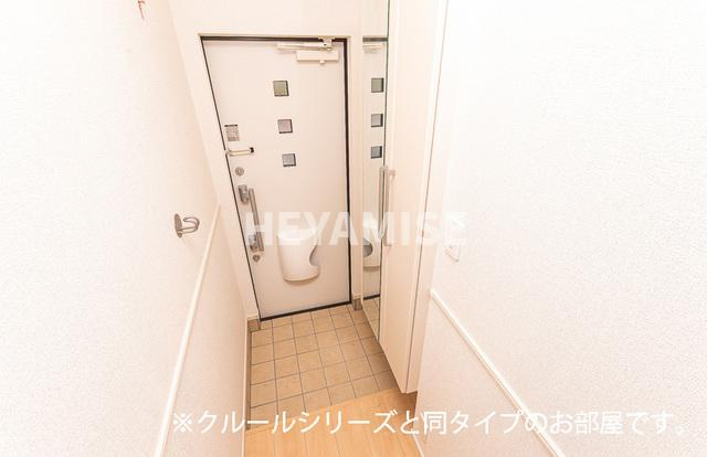 パラディ久山四番館の玄関