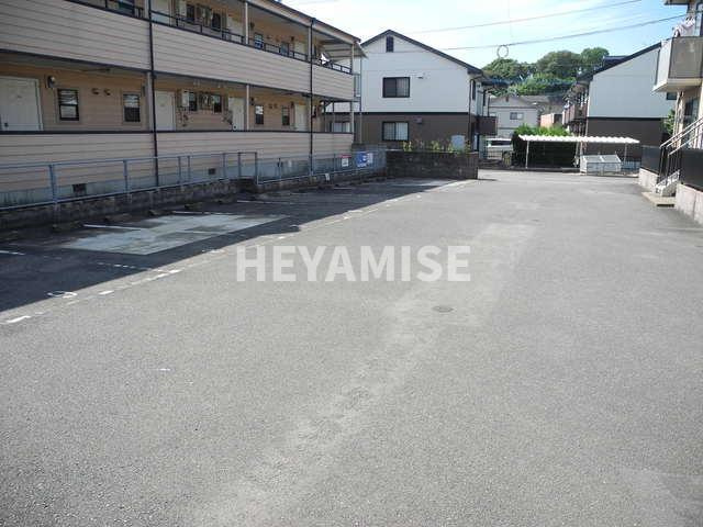 フォーレスヤマグチＢ棟の駐車場