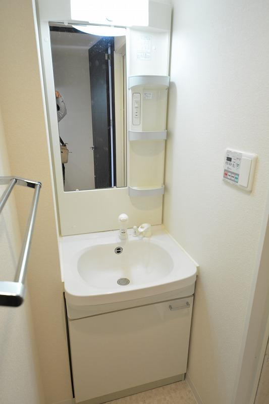 アドバンス上町台Ⅱクレイドルの独立洗面台|独立洗面台