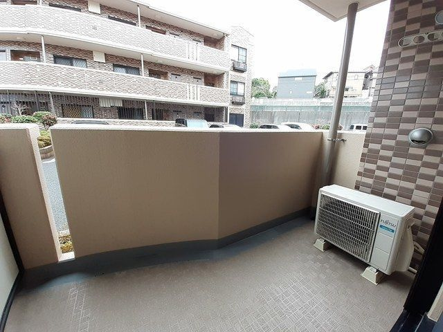 パイン・ヒルズ弐番館のバルコニー
