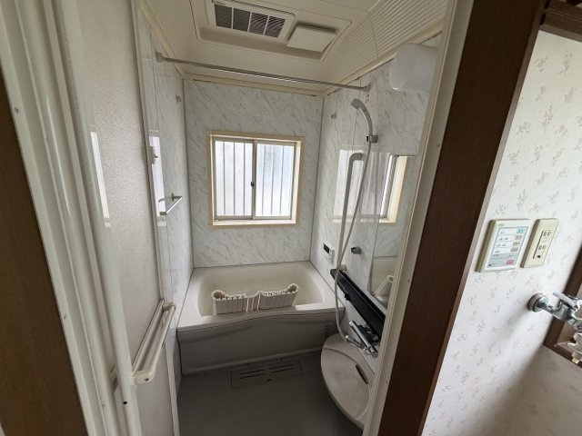 取手市双葉　中古戸建ての浴室