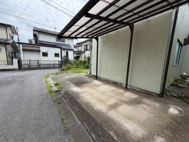 取手市双葉　中古戸建ての駐車場