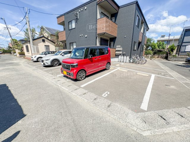 Brave Base 花畑駅南の駐車場|駐車スペースもあります♪
