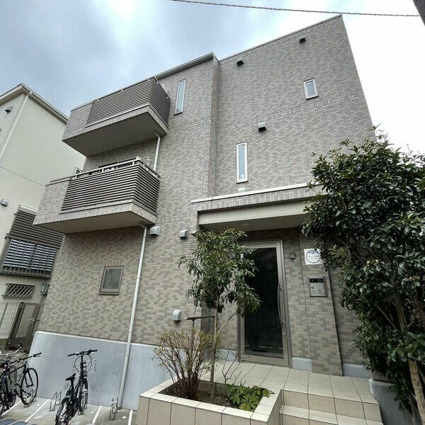 アジュール駒形