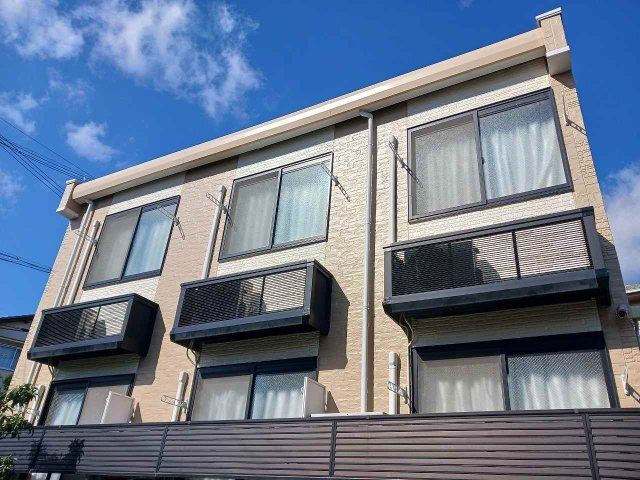 レオパレス岡本山手館の外観