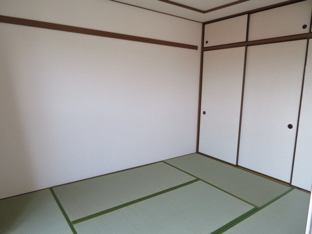 カサベルデ仲原の和室