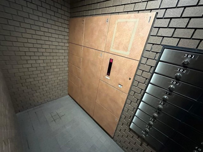 【設備】 | ファミール東加賀屋かがやきの街 | 【宅配ボックス】不在時にも荷物が受け取れるので、便利ですね！
