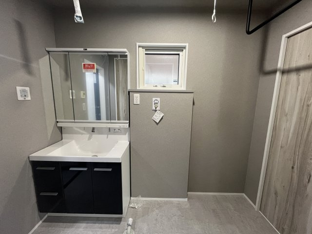 山形市泉町2号棟の独立洗面台|7/6撮影