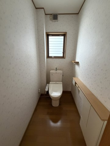 高丘西4丁目戸建てのトイレ|2階