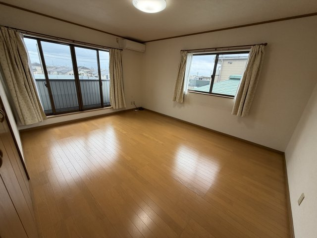 高丘西4丁目戸建ての内装|3階