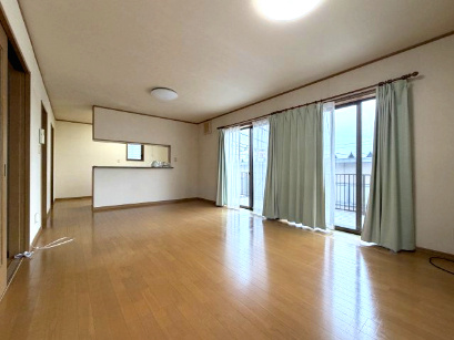 高丘西4丁目戸建ての内装|2階