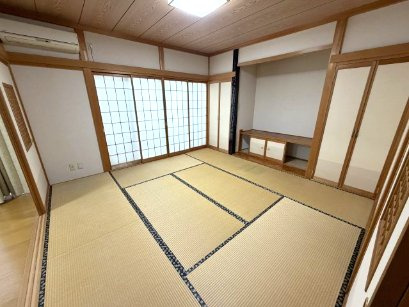 高丘西4丁目戸建ての内装|2階