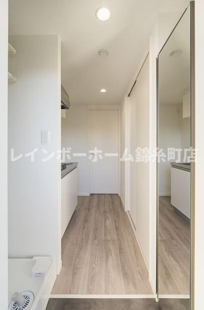 Contel湊町の玄関