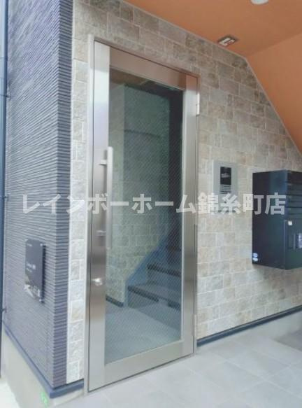 Contel湊町のエントランス