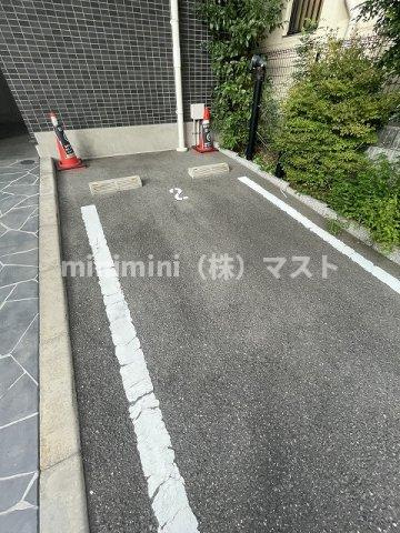 フクダ不動産上本町マンションの駐車場